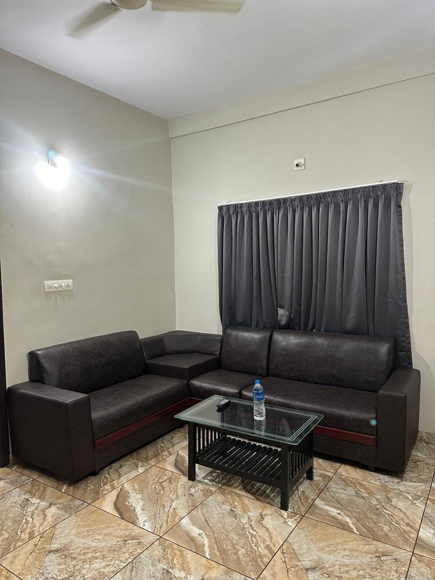 Zahir Residency Hotel Kondotty Kültér fotó